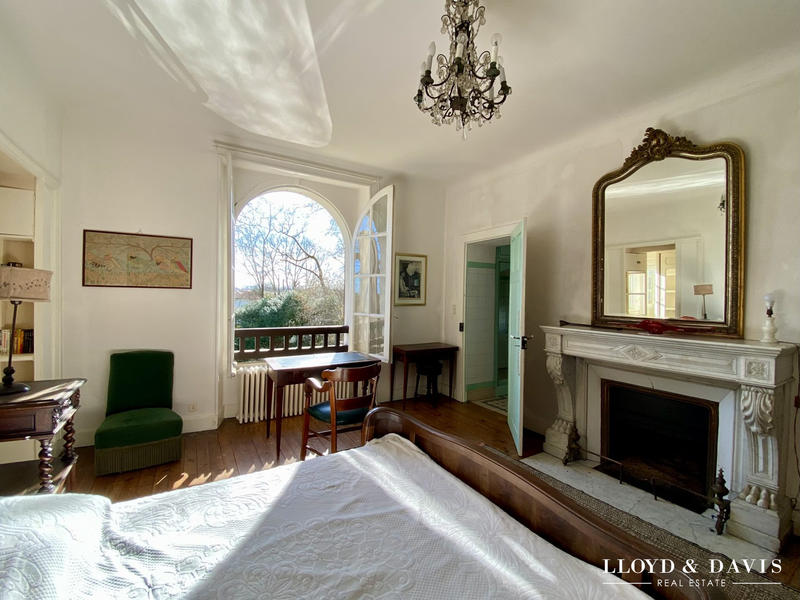 Maison - 200 m² - 7 pièces