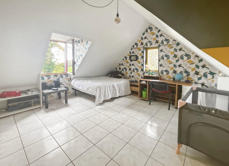 Maison - 95 m² - 5 pièces