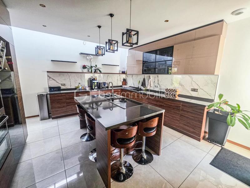 Maison d'architecte - 225 m² - 7 pièces