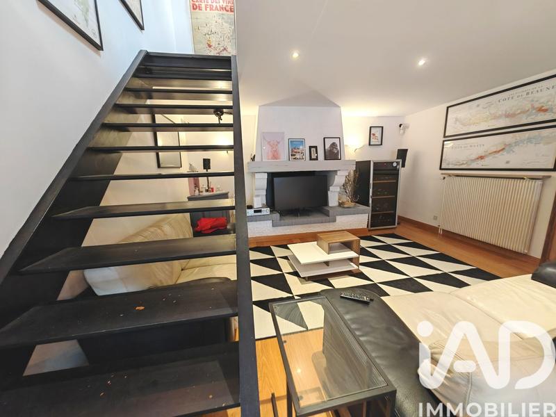 Maison - 318 m² - 8 pièces