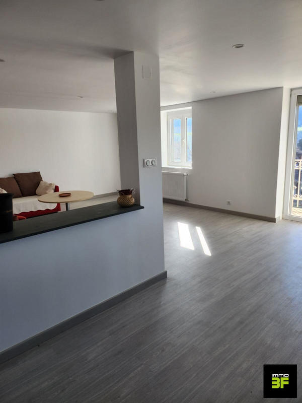 Local d'activités - 585 m²