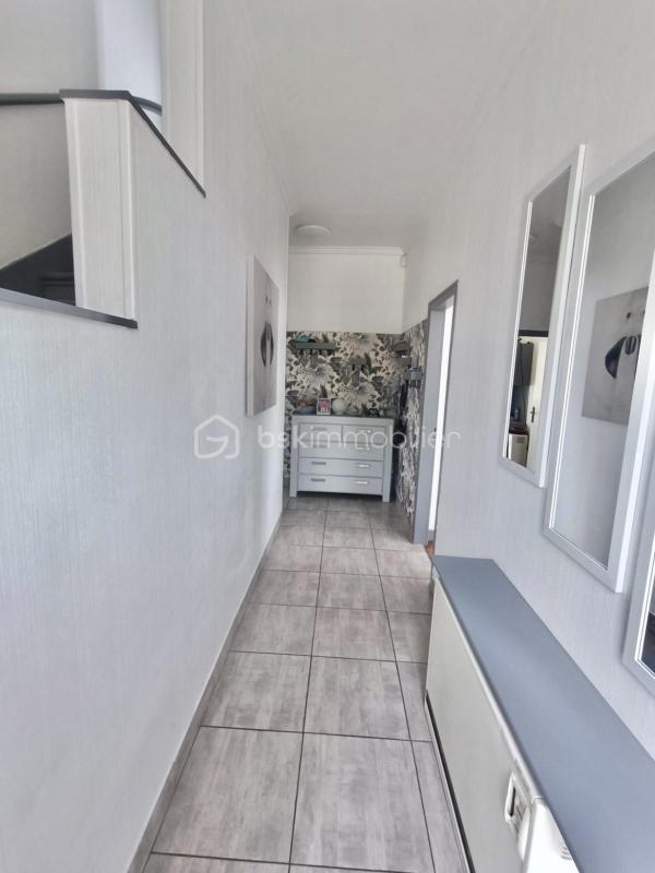 Pavillon - 180 m² - 9 pièces