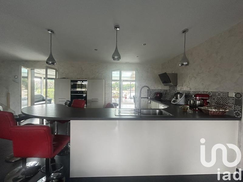 Maison - 195 m² - 9 pièces