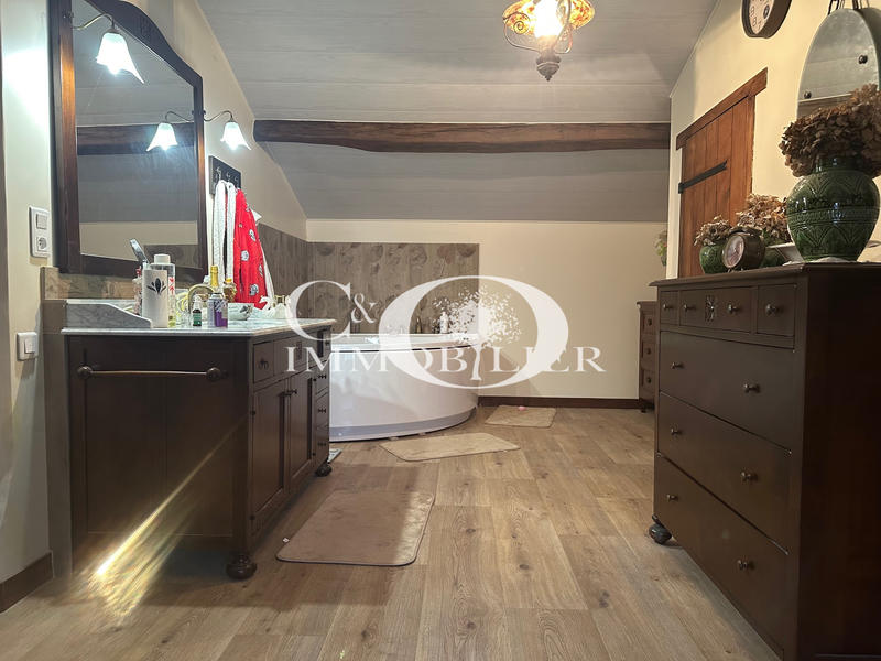 Maison - 200 m² - 6 pièces