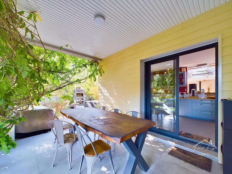 Maison - 224 m² - 8 pièces