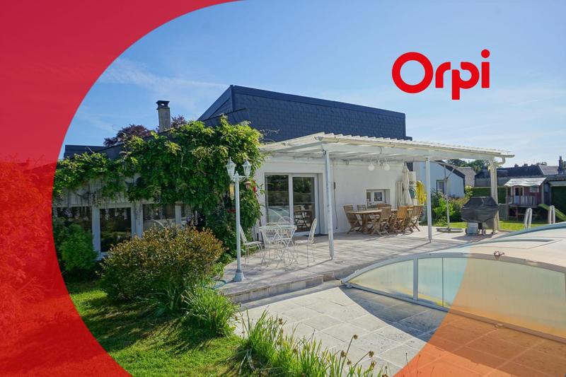 Maison - 220 m² - 6 pièces