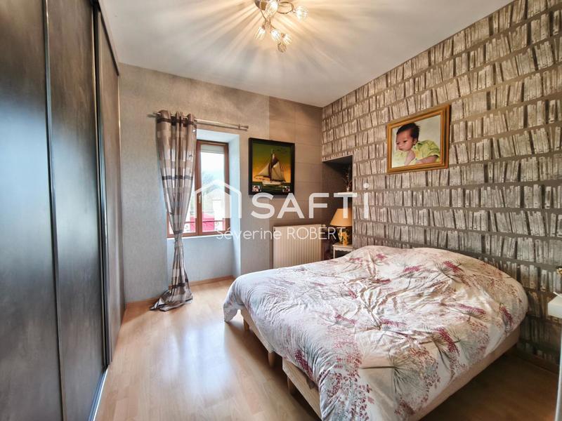 Maison - 241 m² - 7 pièces