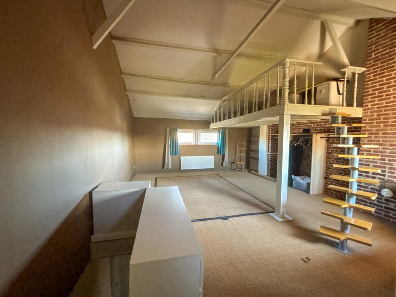 Maison - 210 m² - 6 pièces