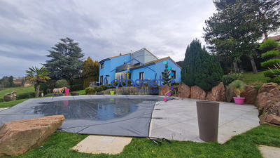 Maison - 232 m² - 5 pièces