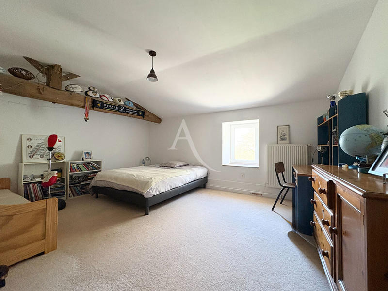 Maison - 262 m² - 8 pièces