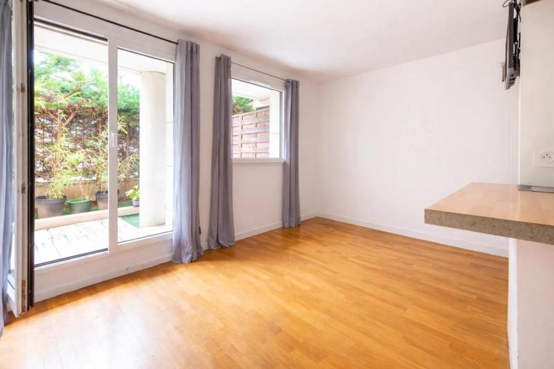 Studio - 25 m² - 1 pièce