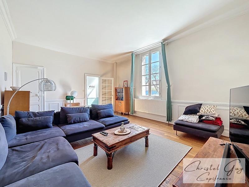 Maison - 224 m² - 7 pièces