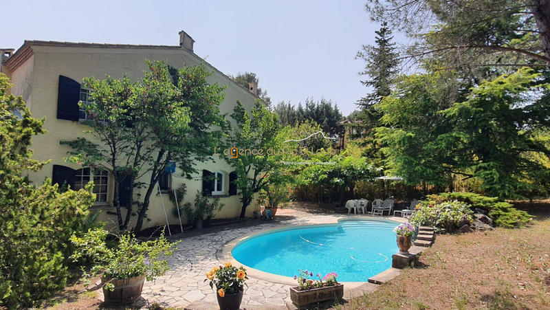Villa - 141 m² - 5 pièces