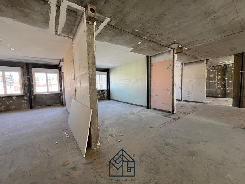 Loft - 200 m² - 7 pièces
