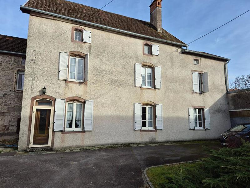 Maison - 245 m² - 5 pièces