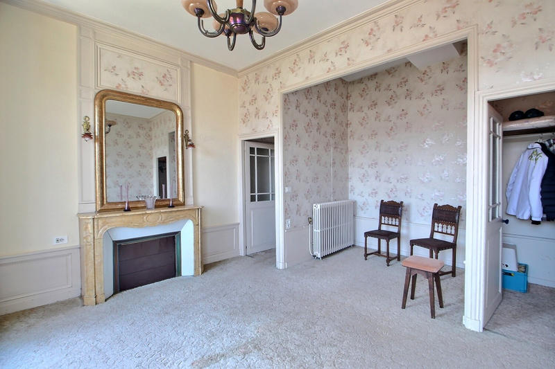 Demeure - 255 m² - 8 pièces