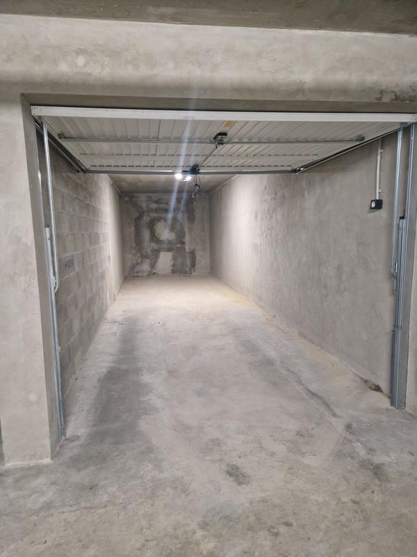 Parking / Garage - 35 m²