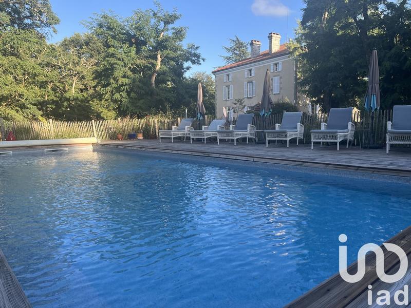 Maison - 729 m² - 23 pièces