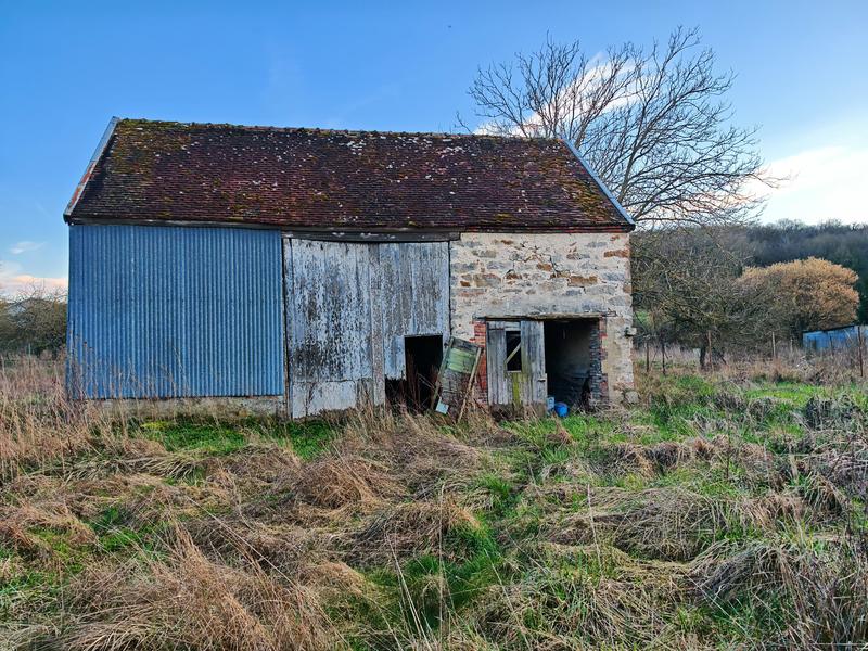 Terrain constructible - 1 004 m²