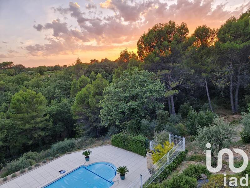 Maison - 237 m² - 7 pièces