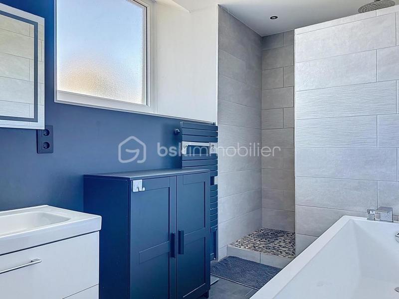 Demeure - 200 m² - 7 pièces