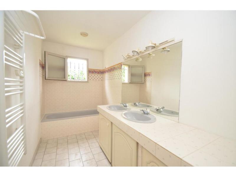 Maison - 94 m² - 5 pièces