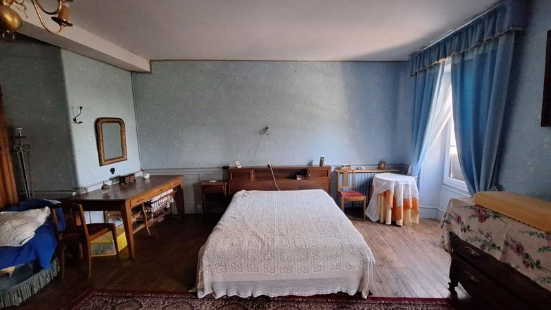 Maison - 228 m² - 8 pièces