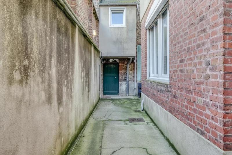 Maison - 238 m² - 11 pièces