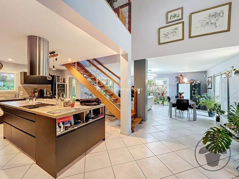 Maison - 178 m² - 6 pièces