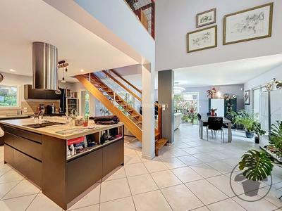Maison - 178 m² - 6 pièces
