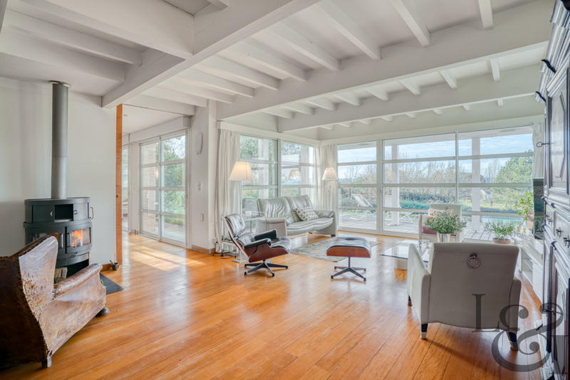 Maison - 180 m² - 7 pièces