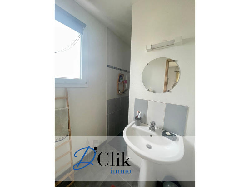 Maison - 99 m² - 5 pièces