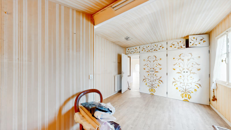 Maison - 225 m² - 9 pièces