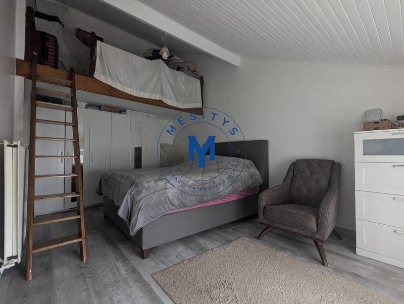Maison - 99 m² - 5 pièces