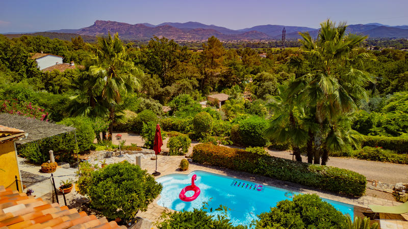 Mas - 240 m² - 6 pièces