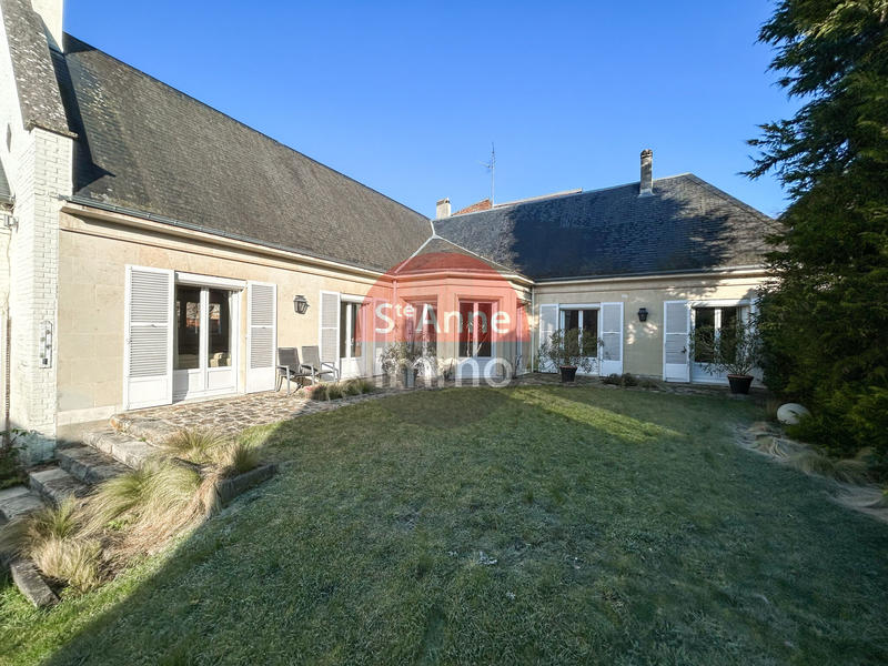 Maison - 280 m² - 9 pièces