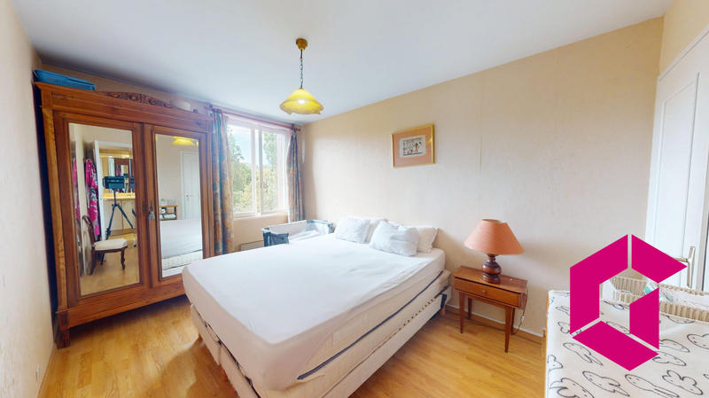 Appartement - 100 m² - 5 pièces