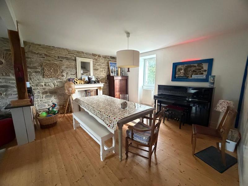 Maison - 220 m² - 9 pièces