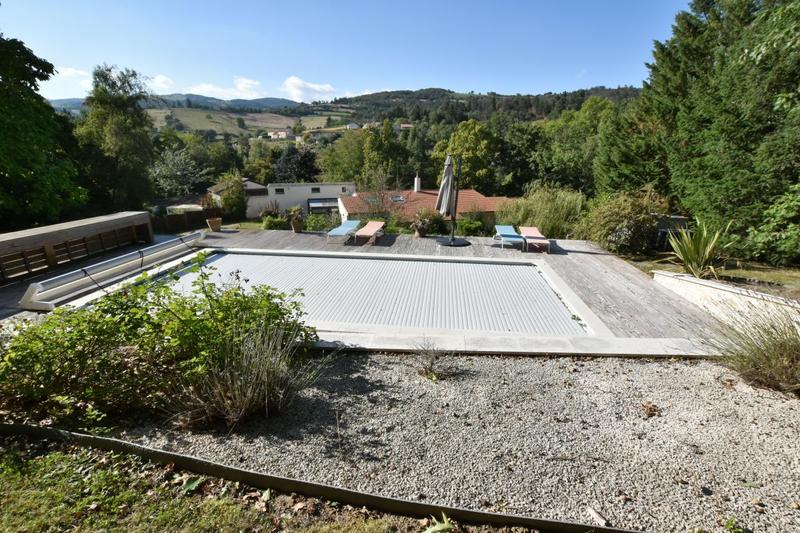 Maison - 218 m² - 6 pièces