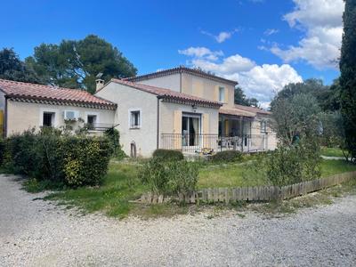 Villa - 285 m² - 9 pièces