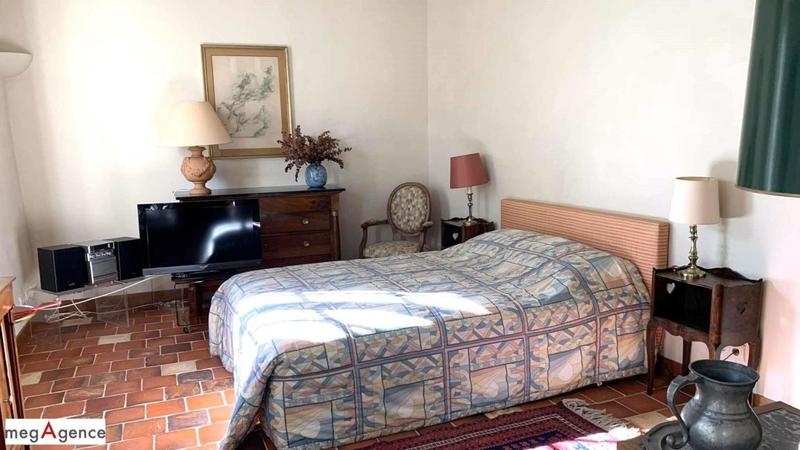 Maison - 328 m² - 9 pièces