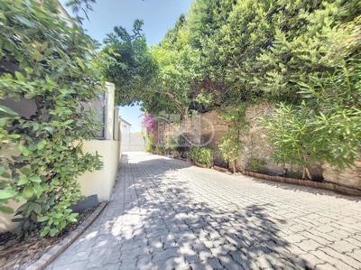 Villa - 320 m² - 6 pièces