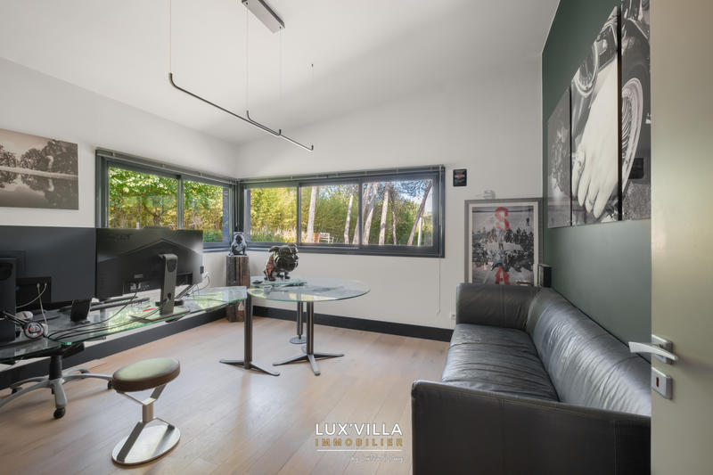 Villa - 295 m² - 10 pièces