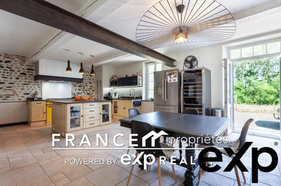 Maison - 245 m² - 7 pièces