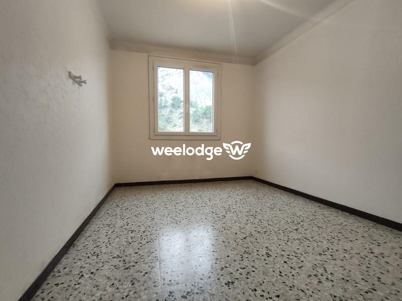 Appartement - 85 m² - 3 pièces