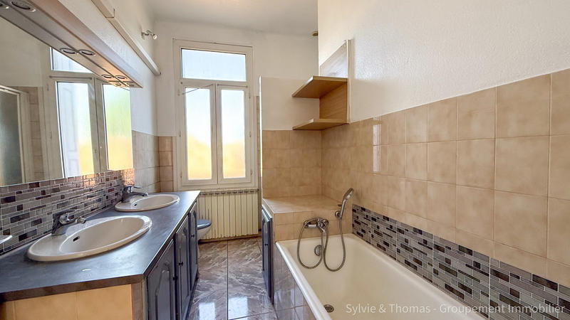Maison - 181 m² - 5 pièces