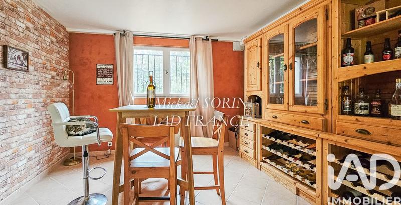 Maison - 200 m² - 7 pièces