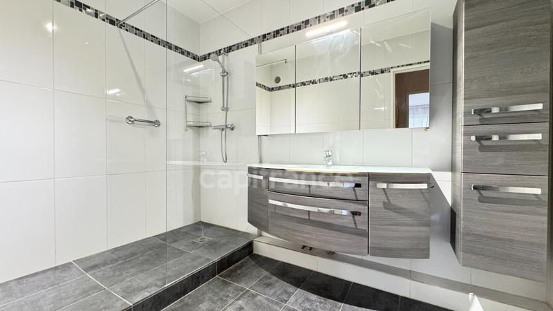 Appartement - 90 m² - 4 pièces