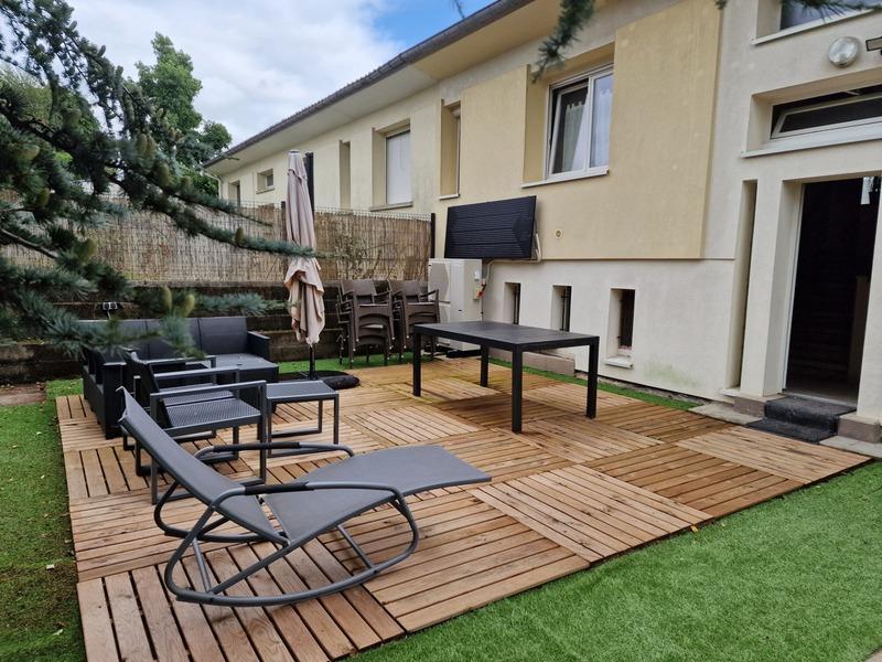 Maison - 180 m² - 8 pièces