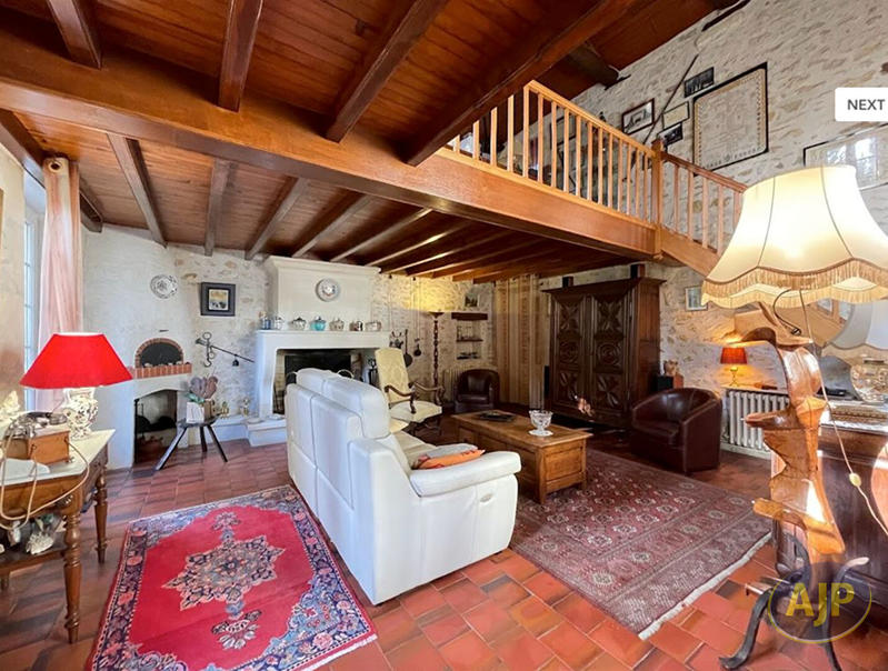 Maison - 260 m² - 8 pièces